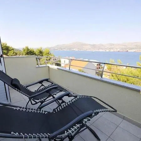 Moonlight - Two Bedroom With Sea View Balcony And Terrace Delux Apartman