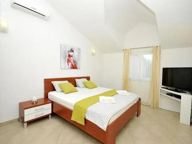 Moonlight - Two Bedroom With Sea View Balcony And Terrace Delux