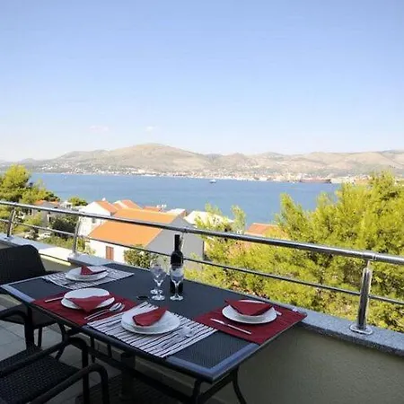 Apartment Moonlight - Two Bedroom With Sea View Balcony And Terrace Delux