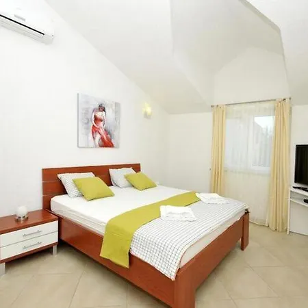 Moonlight - Two Bedroom With Sea View Balcony And Terrace Delux