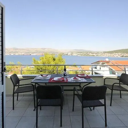 Apartment Moonlight - Two Bedroom With Sea View Balcony And Terrace Delux Trogir