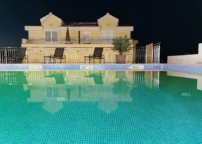 公寓 Moonlight - Two Bedroom With Sea View Balcony And Terrace Delux 特罗吉尔
