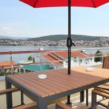 Appartamento Moonlight - Two Bedroom With Sea View Balcony And Terrace Delux Traù