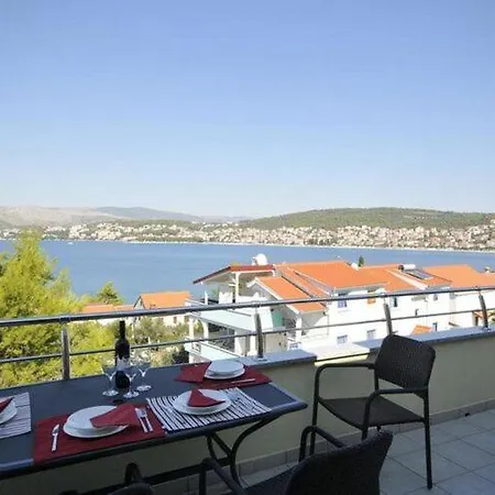 Moonlight - Two Bedroom With Sea View Balcony And Terrace Delux Traù