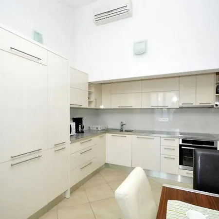 Moonlight - Two Bedroom With Sea View Balcony And Terrace Delux